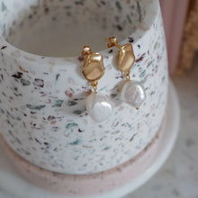Load image into Gallery viewer, Isabel Earrings