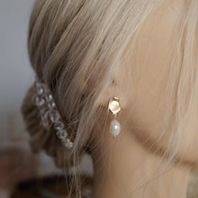 Load image into Gallery viewer, Isabel Earrings