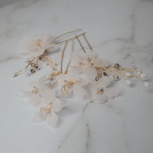 Load image into Gallery viewer, Carrie Pins