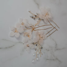 Load image into Gallery viewer, Carrie Pins