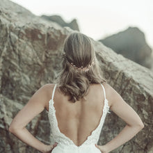 Load image into Gallery viewer, Bella Vine