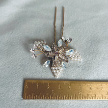 Load image into Gallery viewer, Luna Pin