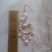 Load image into Gallery viewer, Shelly Earrings
